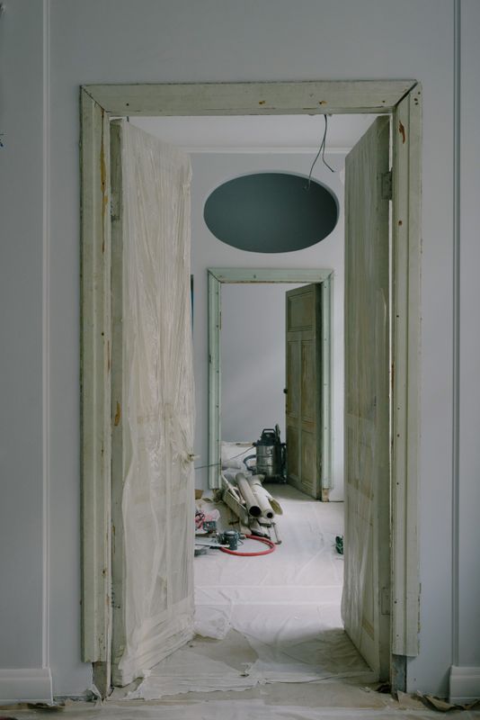 Proses renovasi rumah interior modern