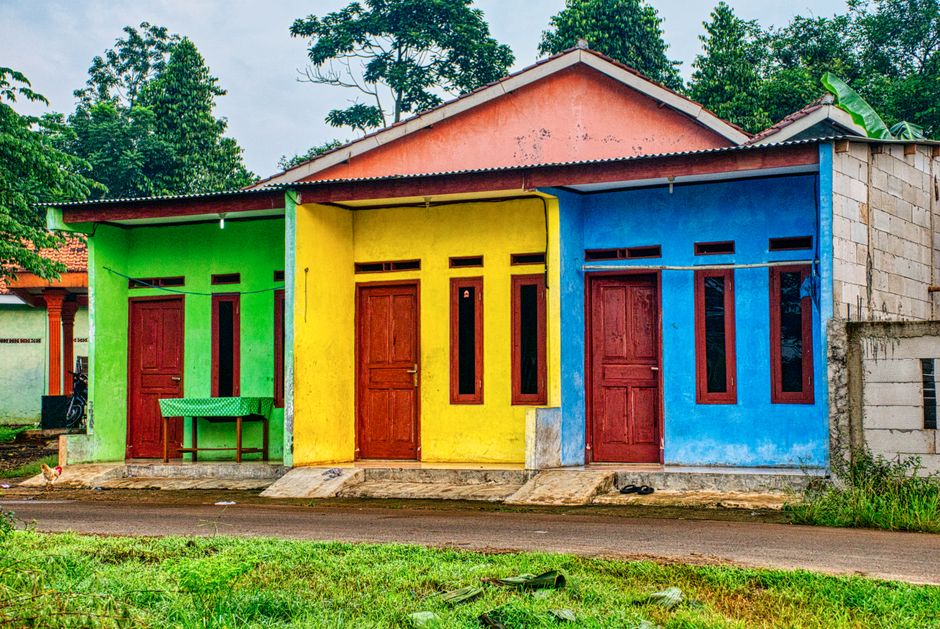 Rumah sederhana dengan arsitektur tradisional di Indonesia