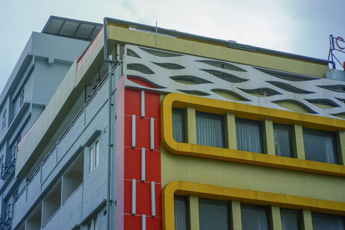 Bangunan kos modern di Jogja dengan arsitektur minimalis