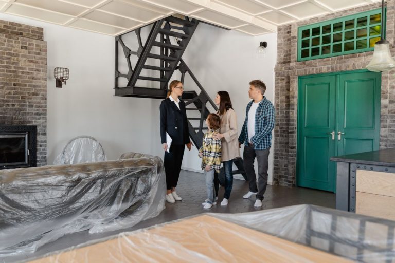 Renovasi rumah ukuran 6x10 di Semarang
