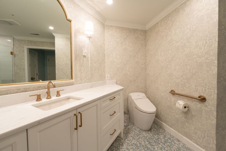 biaya renovasi kamar mandi solo - Masterbangun