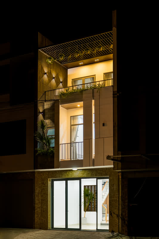 Desain rumah mewah 3 lantai Purwokerto modern